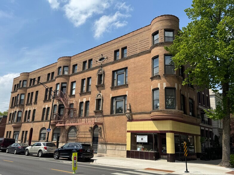 530-540 W Armitage Ave, Chicago, IL à louer - Photo de l’immeuble – Image 2 sur 2