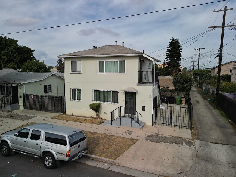 8946 Baring Cross St, Los Angeles, CA à vendre - Photo de l’immeuble – Image 2 sur 12