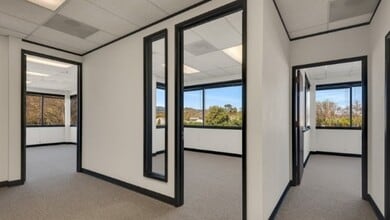 1733 Woodside Rd, Redwood City, CA à louer Photo intérieure– Image 2 sur 4