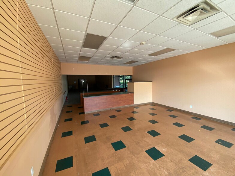 2131-2229 S Neil St, Champaign, IL à louer - Photo intérieure – Image 3 sur 18