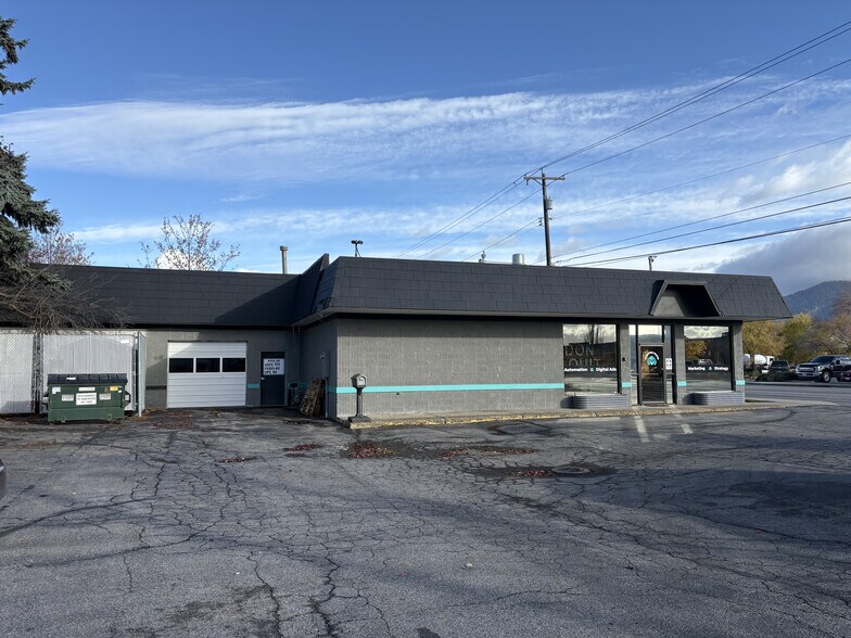 2801 N Government Way, Coeur d'Alene, ID à louer - Photo de l’immeuble – Image 3 sur 17