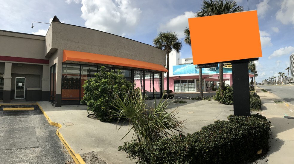2705 N Atlantic Ave, Daytona Beach, FL à louer - Photo principale – Image 3 sur 12