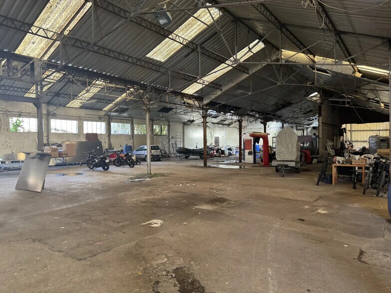 Local d'activités dans Verberie à vendre - Photo de l’immeuble – Image 2 sur 9