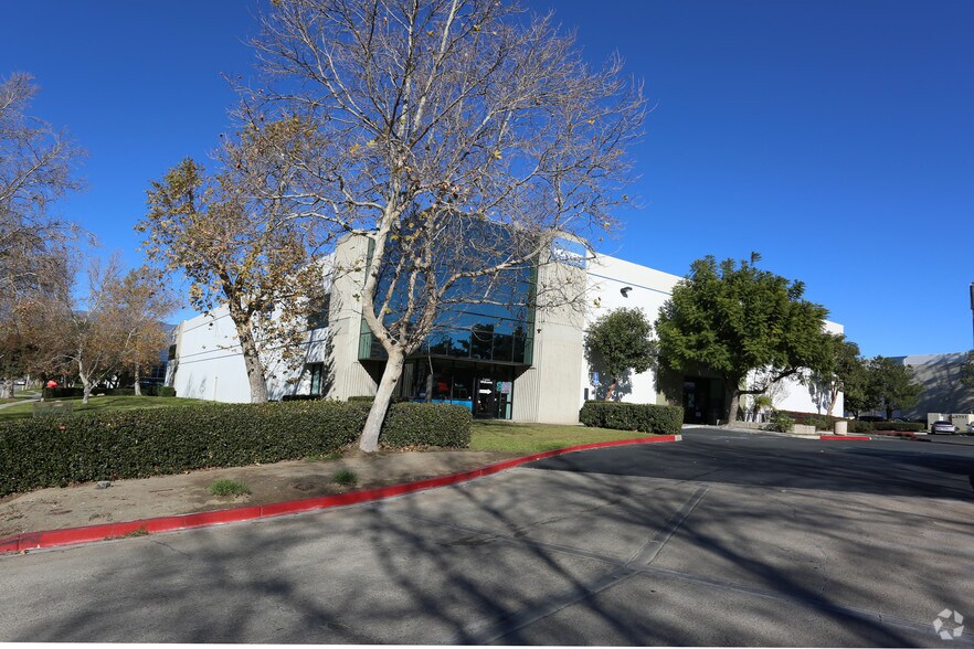 8827 Rochester Ave, Rancho Cucamonga, CA à louer - Photo principale – Image 2 sur 5