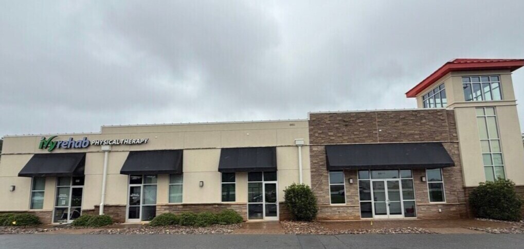 8811 Charlotte Hwy, Fort Mill, SC à louer Photo de l’immeuble– Image 1 sur 9
