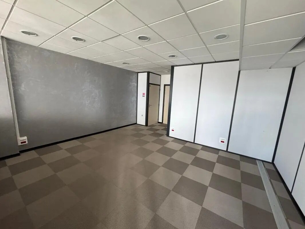 Bureau dans Saint-Étienne à vendre Photo intérieure– Image 1 sur 6