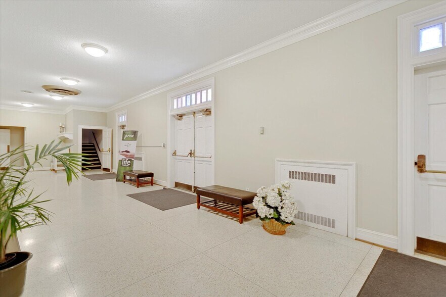 1228 Todds Ln, Hampton, VA à vendre - Photo intérieure – Image 3 sur 45