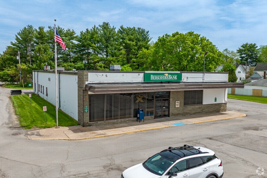 26-40 Oriskany Blvd, Whitesboro, NY à louer - Photo principale – Image 3 sur 8