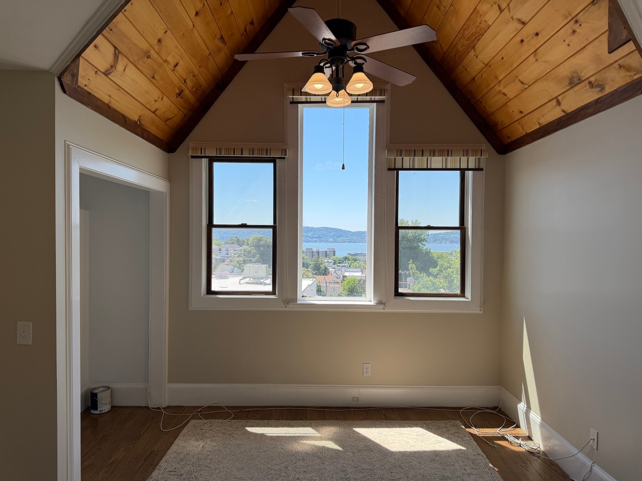 54 N Broadway, Tarrytown, NY à louer Photo intérieure– Image 1 sur 2