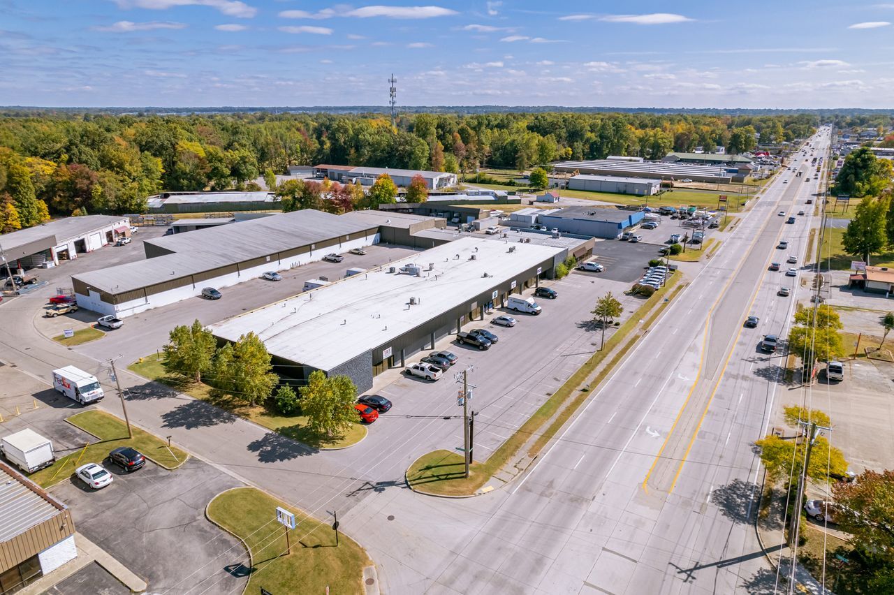 4735 Poplar Level Rd, Louisville, KY à louer Photo de l’immeuble– Image 1 sur 6