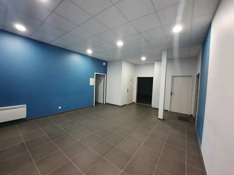 Bureau dans Mont-Saint-Aignan à louer - Photo de l’immeuble – Image 2 sur 11