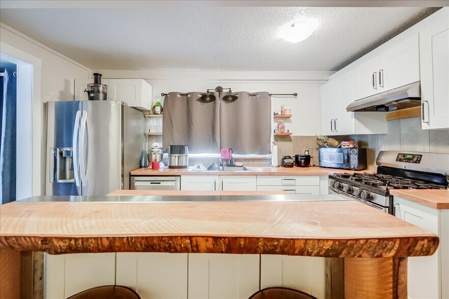 1007 Gordon St, Nelson, BC à vendre - Photo de l’immeuble – Image 3 sur 7
