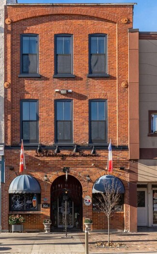 Plus de détails pour 304 Front St, Belleville, ON - Logement à vendre