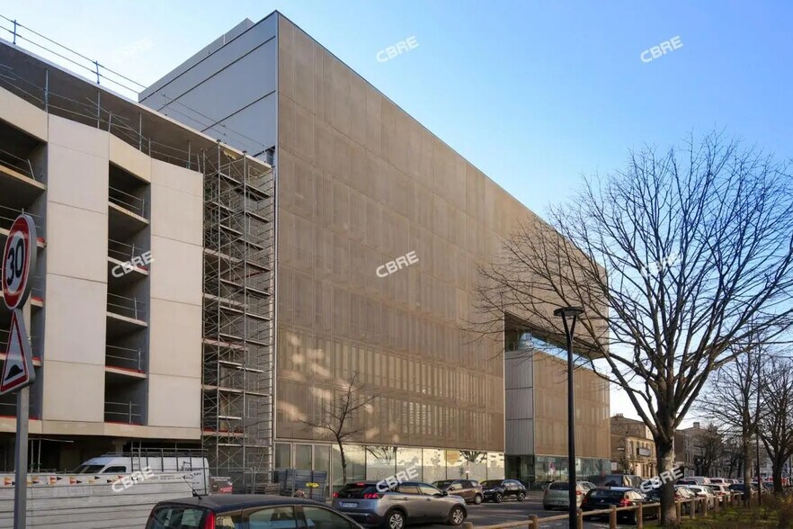 Bureau dans Bordeaux à louer - Photo de l’immeuble – Image 1 sur 7