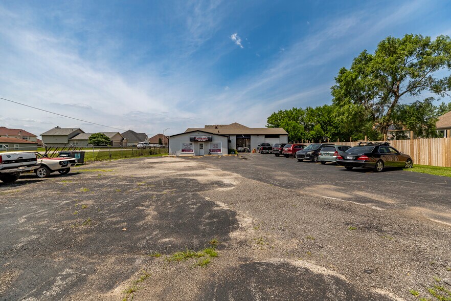 19850 Burnham Ave, Lynwood, IL à vendre - Photo de l’immeuble – Image 3 sur 42