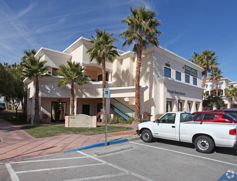 8683 W Sahara Ave, Las Vegas, NV à louer - Photo de l’immeuble – Image 2 sur 20