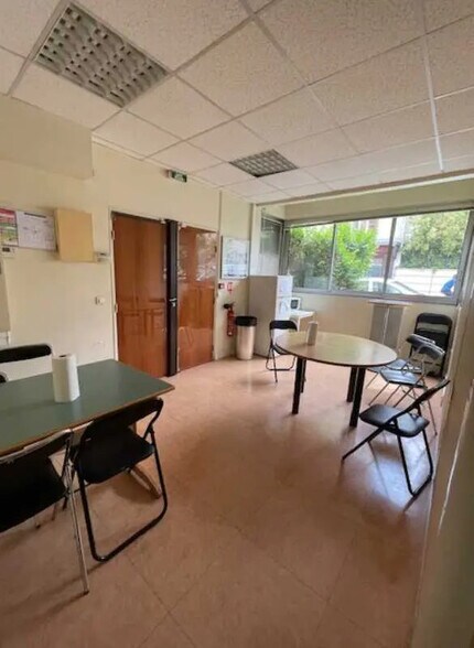 Bureau dans Gentilly à vendre - Photo de l’immeuble – Image 3 sur 14