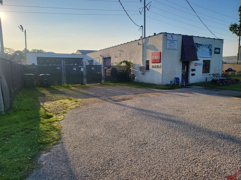 3008 Cromwell Rd, Norfolk, VA à vendre - Photo de l’immeuble – Image 2 sur 9