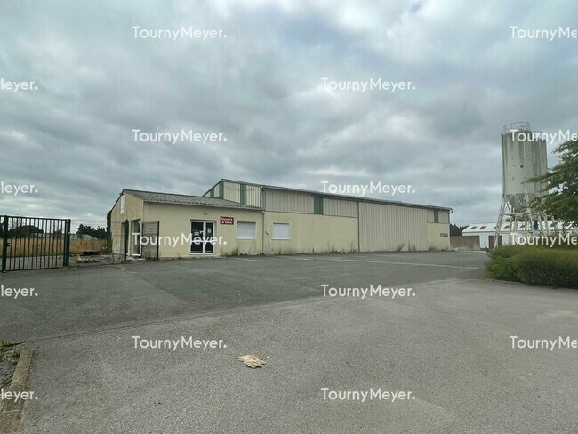 Plus de détails pour Local d’activités à vendre