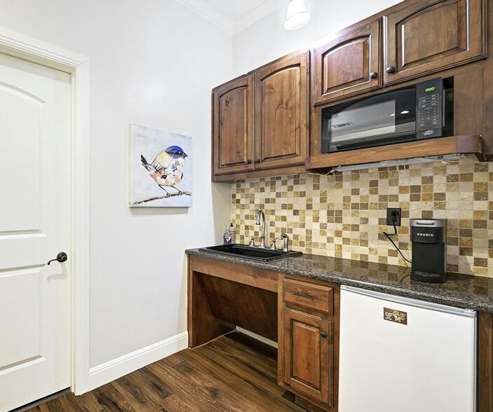 302 Heatherwilde Blvd, Pflugerville, TX à louer - Photo de l’immeuble – Image 2 sur 8