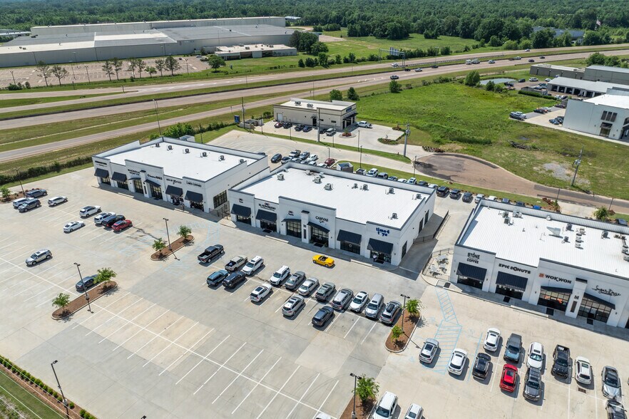 102 Dees Dr, Madison, MS à louer - Photo de l’immeuble – Image 3 sur 4
