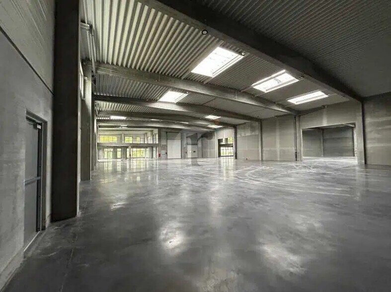 Local commercial dans Saint-André-lez-Lille à louer - Photo de l’immeuble – Image 1 sur 5