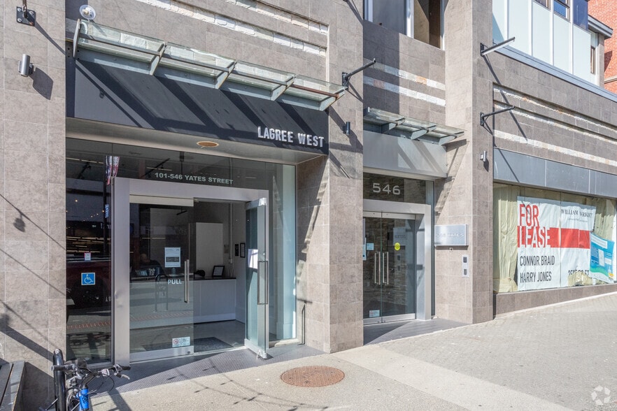 546 Yates St, Victoria, BC à louer - Photo de l’immeuble – Image 3 sur 5