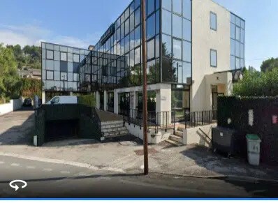 Bureau dans Mougins à louer - Photo de l’immeuble – Image 2 sur 2