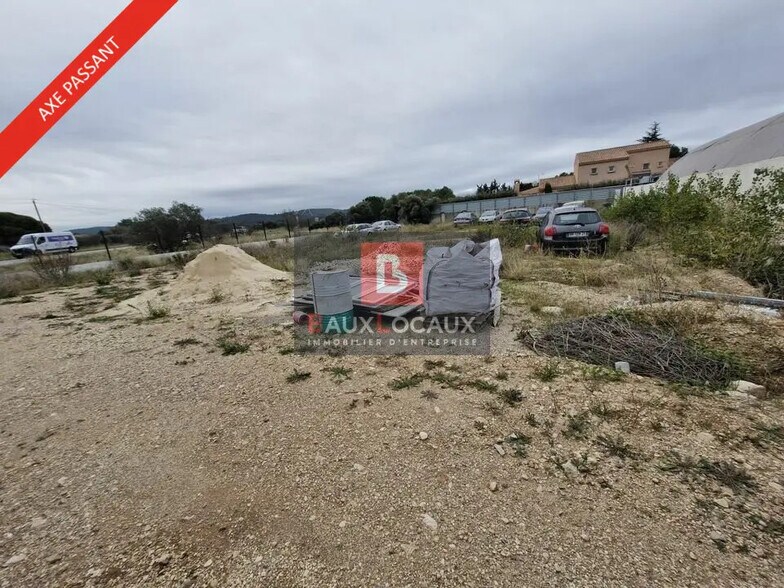 Terrain dans La Fare-les-Oliviers à louer - Photo de l’immeuble – Image 1 sur 4