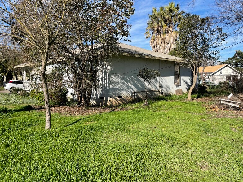 921 Rivera Dr, Sacramento, CA à vendre - Photo de l’immeuble – Image 3 sur 28