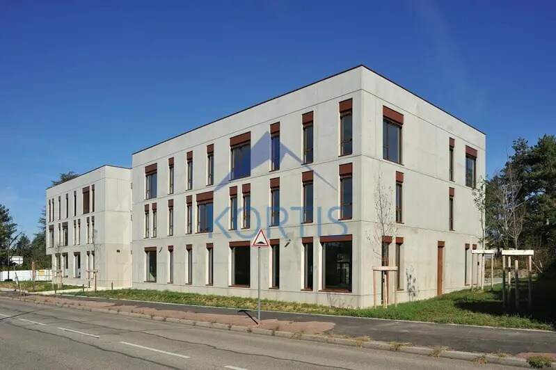 51 Rue Berty Albrecht, Bron à louer - Photo de l’immeuble – Image 3 sur 4