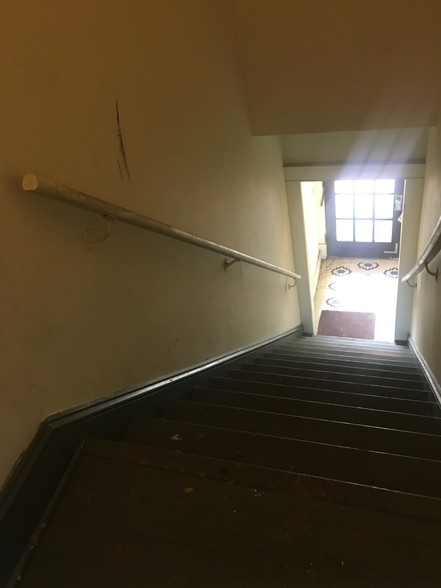 24 Hale St, New Brunswick, NJ à vendre - Photo intérieure – Image 2 sur 19