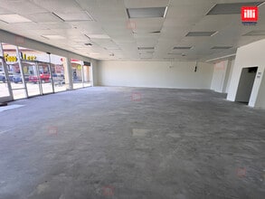 20111-20149 Saticoy St, Winnetka, CA à louer Photo intérieure– Image 2 sur 5
