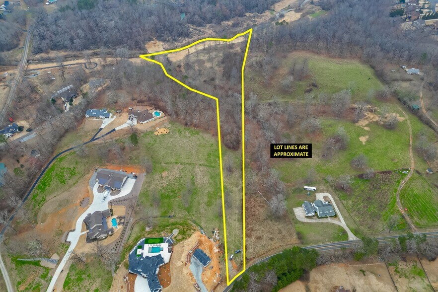Hendrix Road, Cumming, GA à vendre - Photo principale – Image 1 sur 28