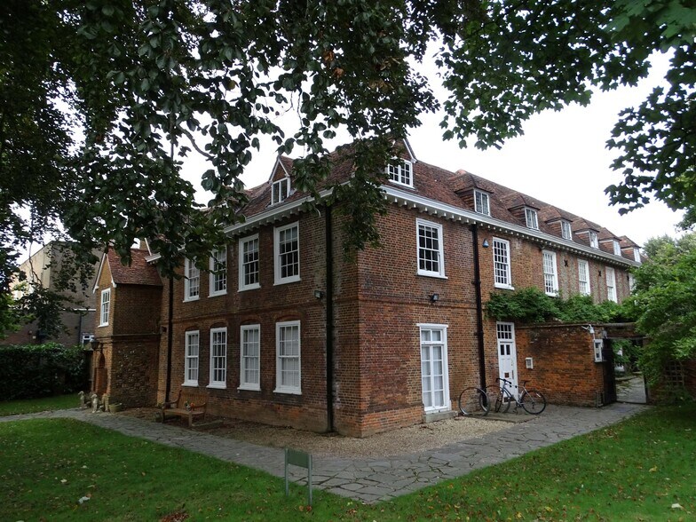 4 Southdown Rd, Harpenden à louer - Photo de l’immeuble – Image 2 sur 9