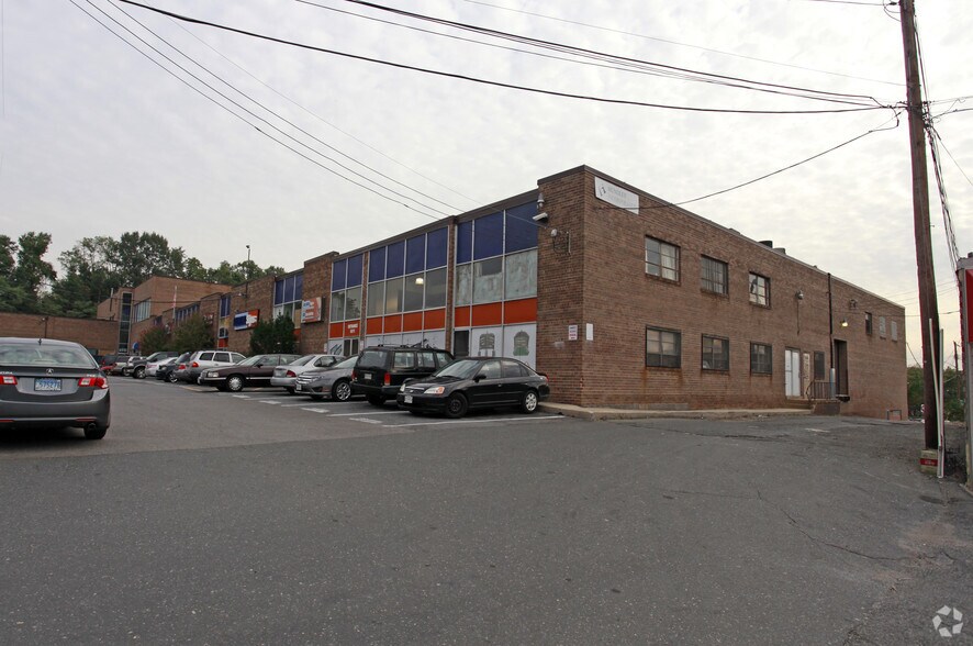 6511 Chillum Pl NW, Washington, DC à louer - Photo de l’immeuble – Image 2 sur 4