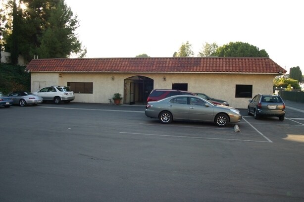 800 S Beach Blvd, La Habra, CA à louer - Photo de l’immeuble – Image 3 sur 3