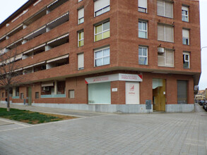 Local commercial dans Manresa, Barcelona à louer Photo de la construction– Image 1 sur 5
