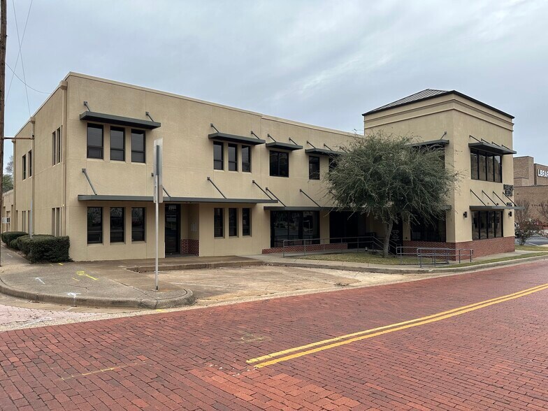227 S College Ave, Tyler, TX à louer - Photo de l’immeuble – Image 3 sur 17