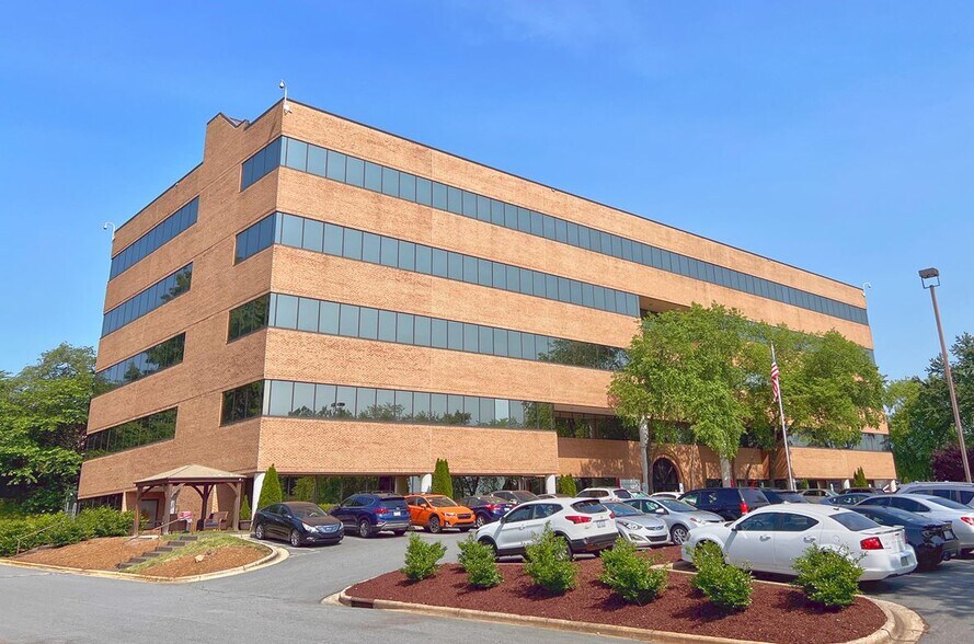 799 Hanes Mall Blvd, Winston-Salem, NC à louer - Photo de l’immeuble – Image 2 sur 14