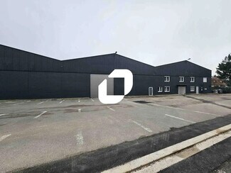 Plus de détails pour 3 Rue Du Stade Sauvanet, Le Mesnil-Amelot - Bureau, Local d'activités à louer