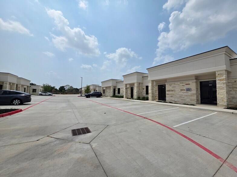 28111 Firethorne, Katy, TX à louer - Photo de l’immeuble – Image 3 sur 5