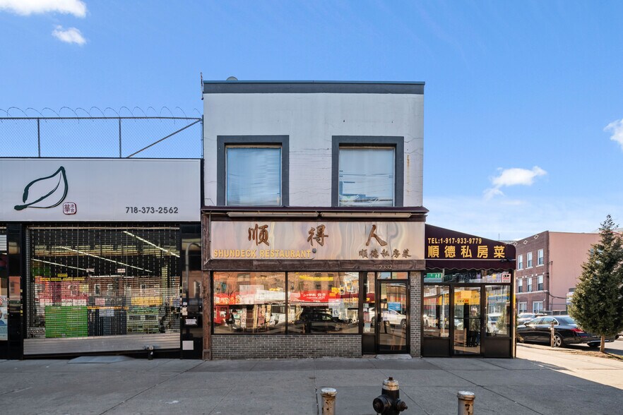 2332 86th St, Brooklyn, NY à vendre - Photo de l’immeuble – Image 2 sur 10