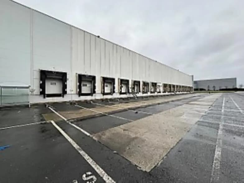 Industriel/Logistique dans SAINT-OUEN-L'AUMONE à louer - Photo de l’immeuble – Image 3 sur 11