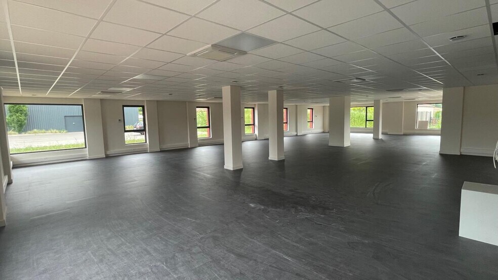 Bureau dans Bourg En Bresse à louer - Photo de l’immeuble – Image 3 sur 12