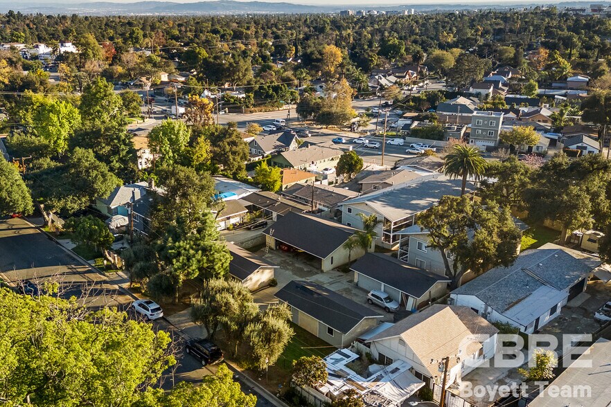 196-202 E Sacramento St, Altadena, CA à vendre - Photo de l’immeuble – Image 1 sur 16