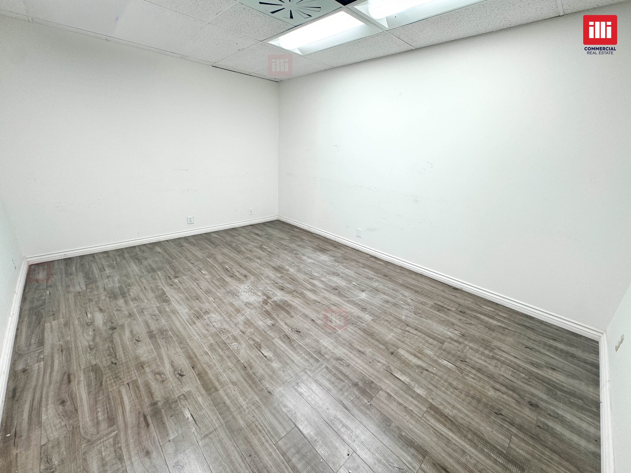 7136 Haskell Ave, Van Nuys, CA à louer Photo intérieure– Image 1 sur 11