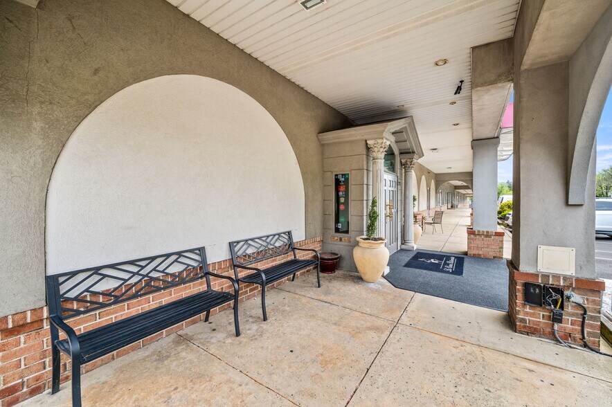 2201-2233 Galloway Rd, Bensalem, PA à louer - Photo de l’immeuble – Image 3 sur 29