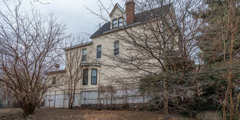 690 E 166th St, Bronx, NY à vendre - Photo de l’immeuble – Image 3 sur 8