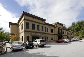 Plus de détails pour 600 Julian Ln, Arden, NC - Bureau à vendre